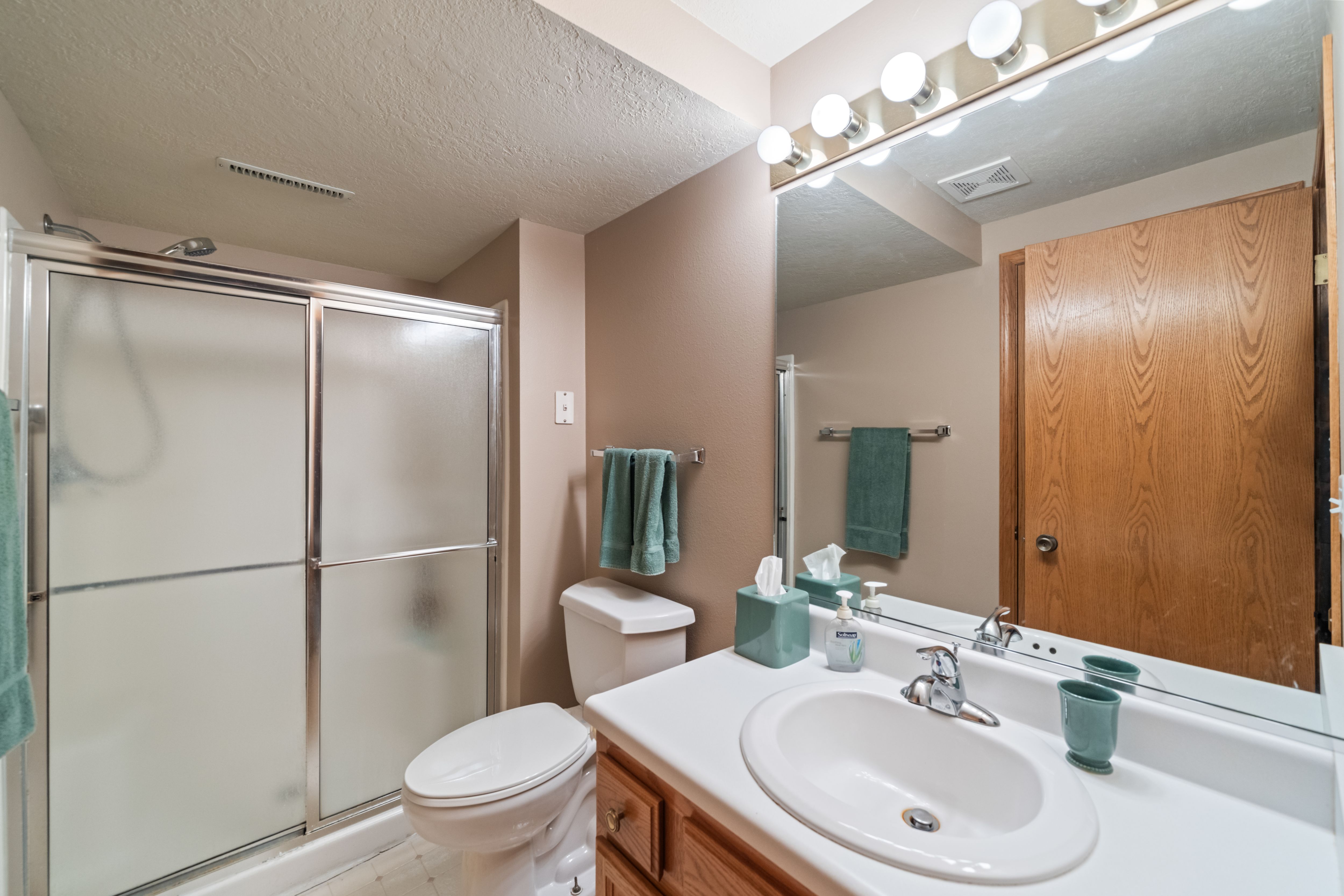 Listing Photo: 106 W Franklin Ave, Indianola, IA 50125-31